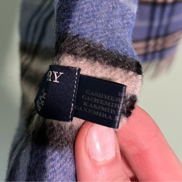 BURBERRY Cashmere Blue Tan Tartan Plaid Scarf Fringe Soft Designer Luxury - Picture 4 of 13